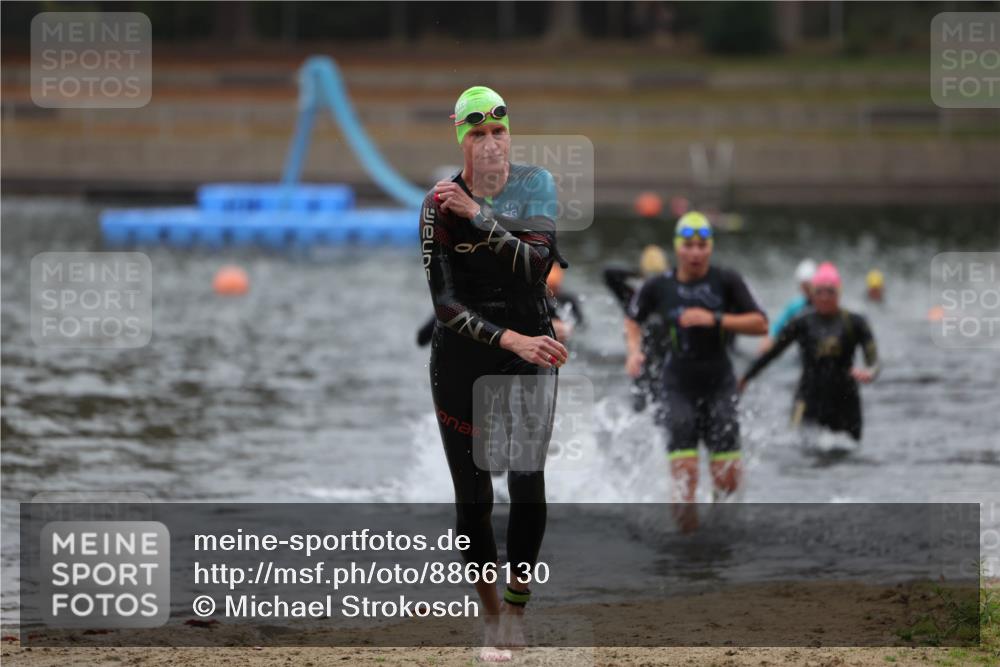 14.09.2025 - Stadtparktriathlon Michael Strokosch http://msf.ph/oto/8866130 14.09.2025 09:14:11 Schwimmen 469, 486, 495, 500 meine-sportfotos.de