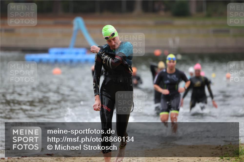 14.09.2025 - Stadtparktriathlon Michael Strokosch http://msf.ph/oto/8866134 14.09.2025 09:14:11 Schwimmen 469, 486, 495, 500 meine-sportfotos.de