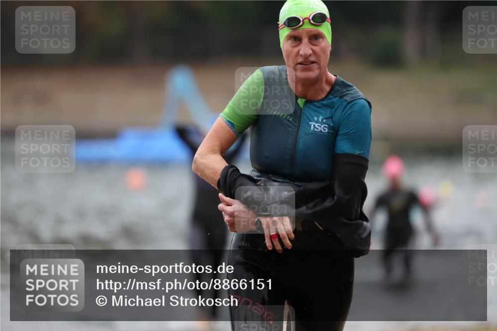 14.09.2025 - Stadtparktriathlon Michael Strokosch http://msf.ph/oto/8866151 14.09.2025 09:14:14 Schwimmen 469, 486, 495, 500, 506 meine-sportfotos.de