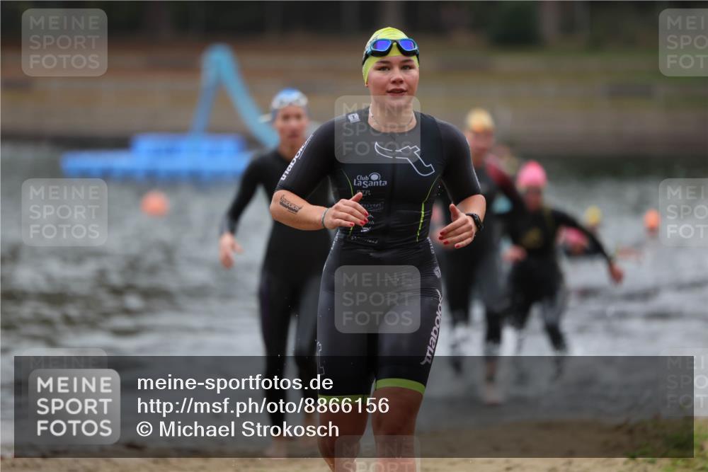 14.09.2025 - Stadtparktriathlon Michael Strokosch http://msf.ph/oto/8866156 14.09.2025 09:14:16 Schwimmen 469, 486, 495, 500, 506 meine-sportfotos.de