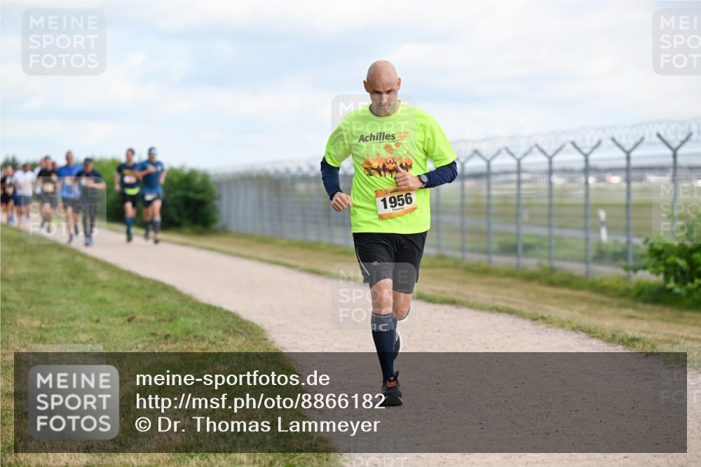 14.09.2025 - Airport Race Dr. Thomas Lammeyer http://msf.ph/oto/8866182 14.09.2025 12:06:48 Laufen 1956 meine-sportfotos.de
