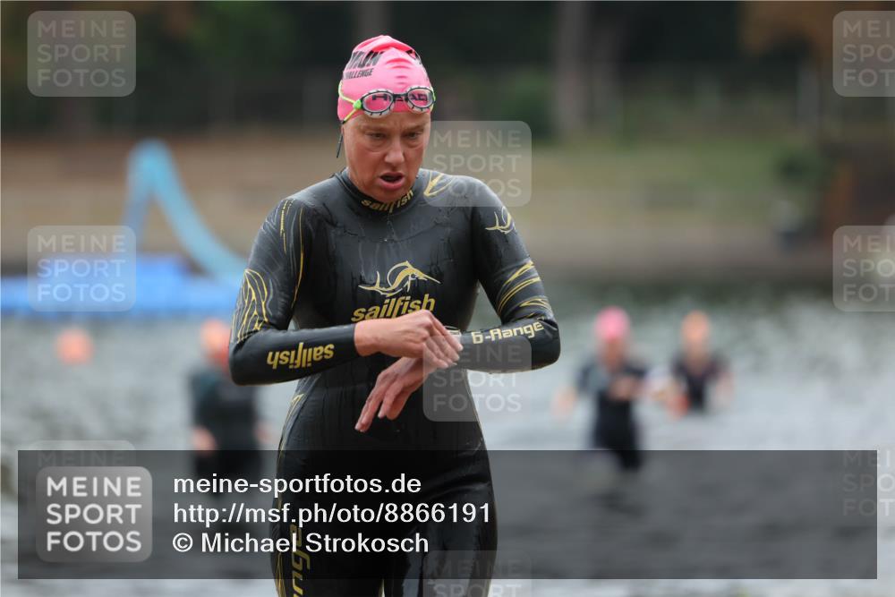 14.09.2025 - Stadtparktriathlon Michael Strokosch http://msf.ph/oto/8866191 14.09.2025 09:14:24 Schwimmen 450, 458, 469, 506 meine-sportfotos.de