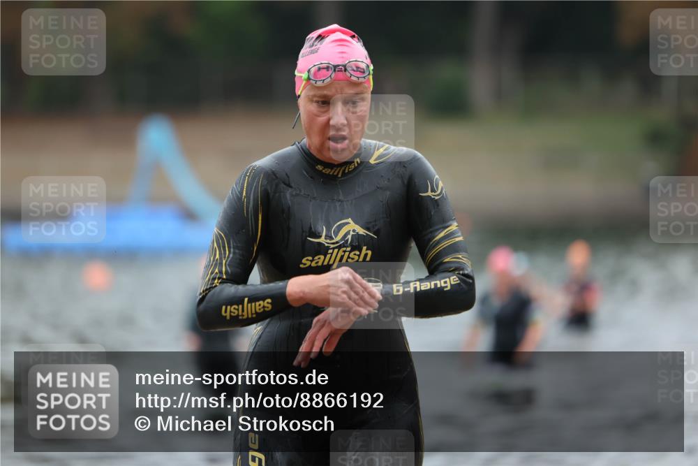 14.09.2025 - Stadtparktriathlon Michael Strokosch http://msf.ph/oto/8866192 14.09.2025 09:14:25 Schwimmen 448, 450, 458, 469, 506 meine-sportfotos.de