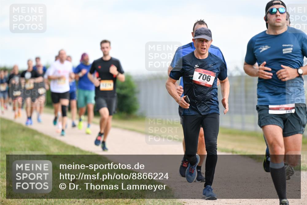 14.09.2025 - Airport Race Dr. Thomas Lammeyer http://msf.ph/oto/8866224 14.09.2025 12:06:56 Laufen 706, 745 meine-sportfotos.de