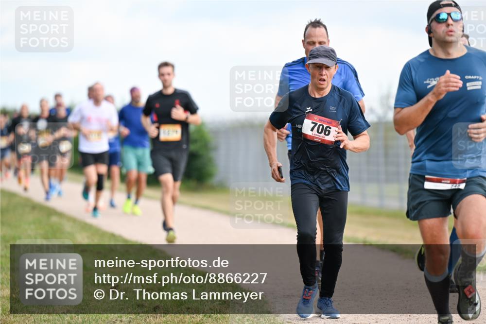 14.09.2025 - Airport Race Dr. Thomas Lammeyer http://msf.ph/oto/8866227 14.09.2025 12:06:56 Laufen 706 meine-sportfotos.de