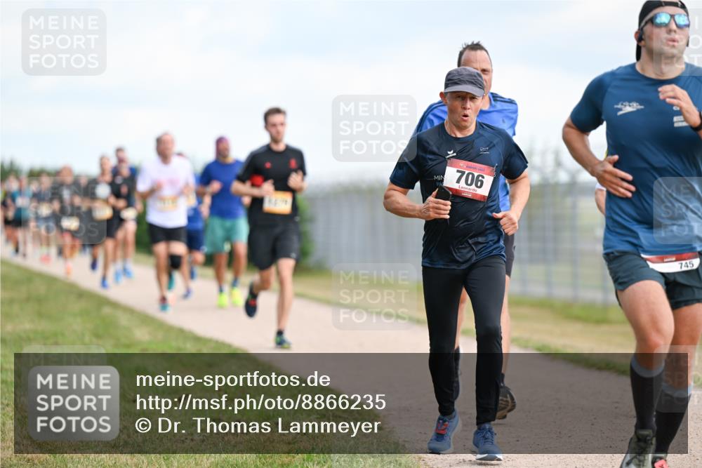 14.09.2025 - Airport Race Dr. Thomas Lammeyer http://msf.ph/oto/8866235 14.09.2025 12:06:57 Laufen 706, 745 meine-sportfotos.de