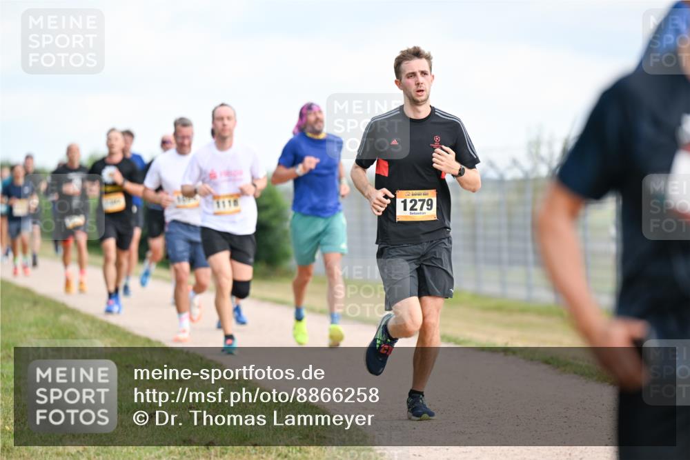 14.09.2025 - Airport Race Dr. Thomas Lammeyer http://msf.ph/oto/8866258 14.09.2025 12:06:59 Laufen 1279 meine-sportfotos.de