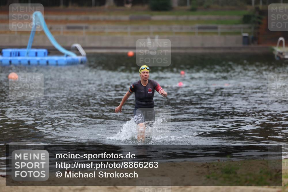 14.09.2025 - Stadtparktriathlon Michael Strokosch http://msf.ph/oto/8866263 14.09.2025 09:16:03 Schwimmen 446 meine-sportfotos.de