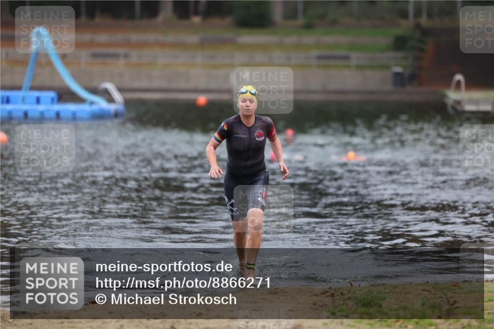 14.09.2025 - Stadtparktriathlon Michael Strokosch http://msf.ph/oto/8866271 14.09.2025 09:16:05 Schwimmen 446 meine-sportfotos.de