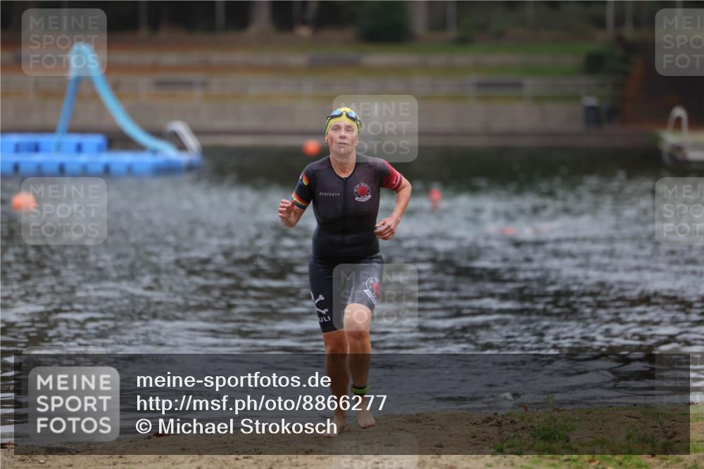 14.09.2025 - Stadtparktriathlon Michael Strokosch http://msf.ph/oto/8866277 14.09.2025 09:16:07 Schwimmen 446 meine-sportfotos.de