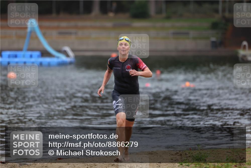 14.09.2025 - Stadtparktriathlon Michael Strokosch http://msf.ph/oto/8866279 14.09.2025 09:16:07 Schwimmen 446 meine-sportfotos.de