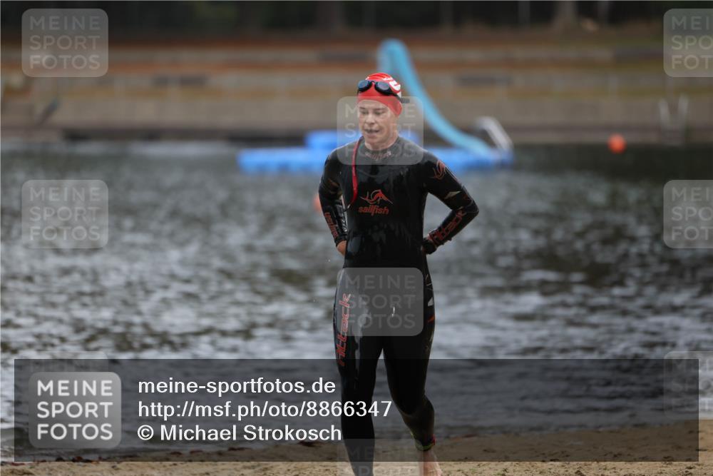 14.09.2025 - Stadtparktriathlon Michael Strokosch http://msf.ph/oto/8866347 14.09.2025 09:17:01 Schwimmen 465 meine-sportfotos.de