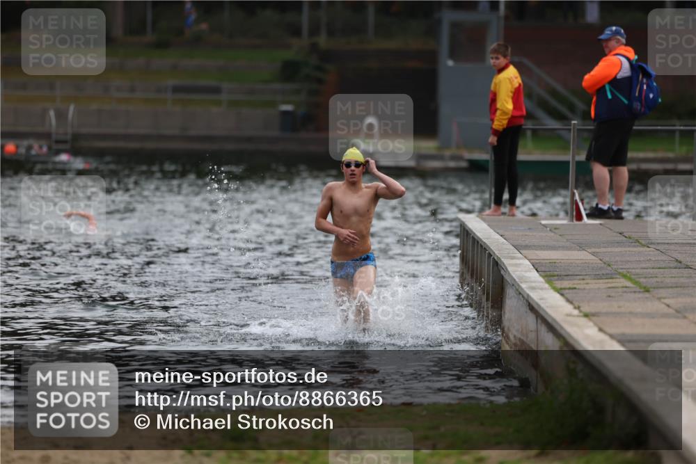 14.09.2025 - Stadtparktriathlon Michael Strokosch http://msf.ph/oto/8866365 14.09.2025 09:42:13 Schwimmen 549 meine-sportfotos.de
