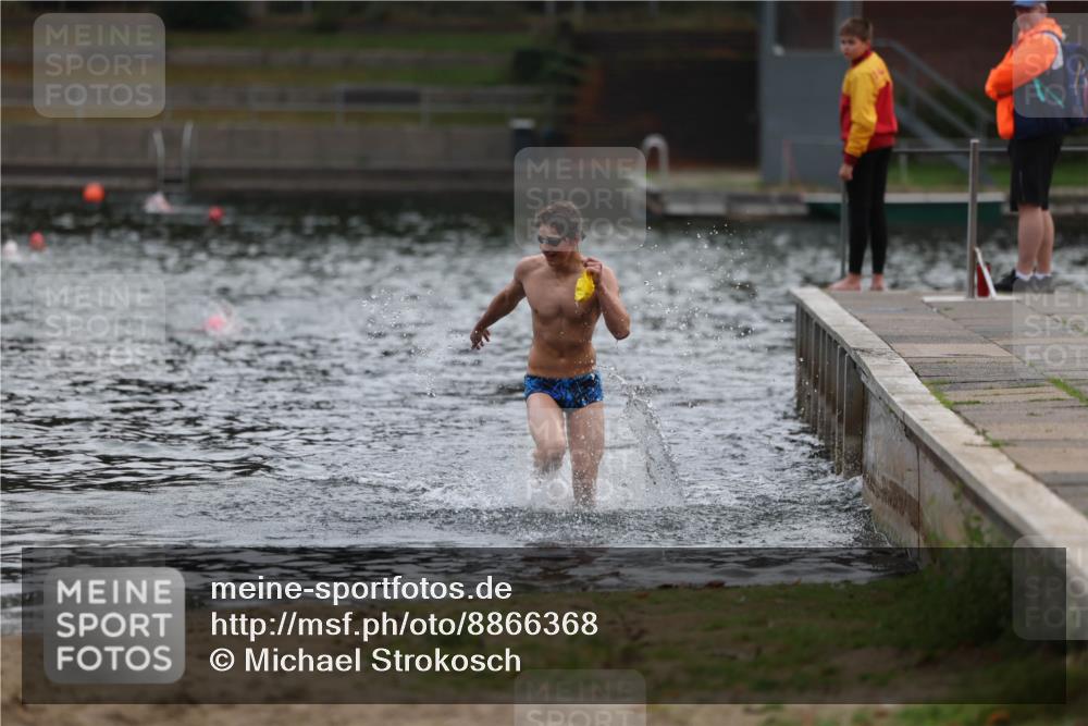 14.09.2025 - Stadtparktriathlon Michael Strokosch http://msf.ph/oto/8866368 14.09.2025 09:42:14 Schwimmen 549 meine-sportfotos.de
