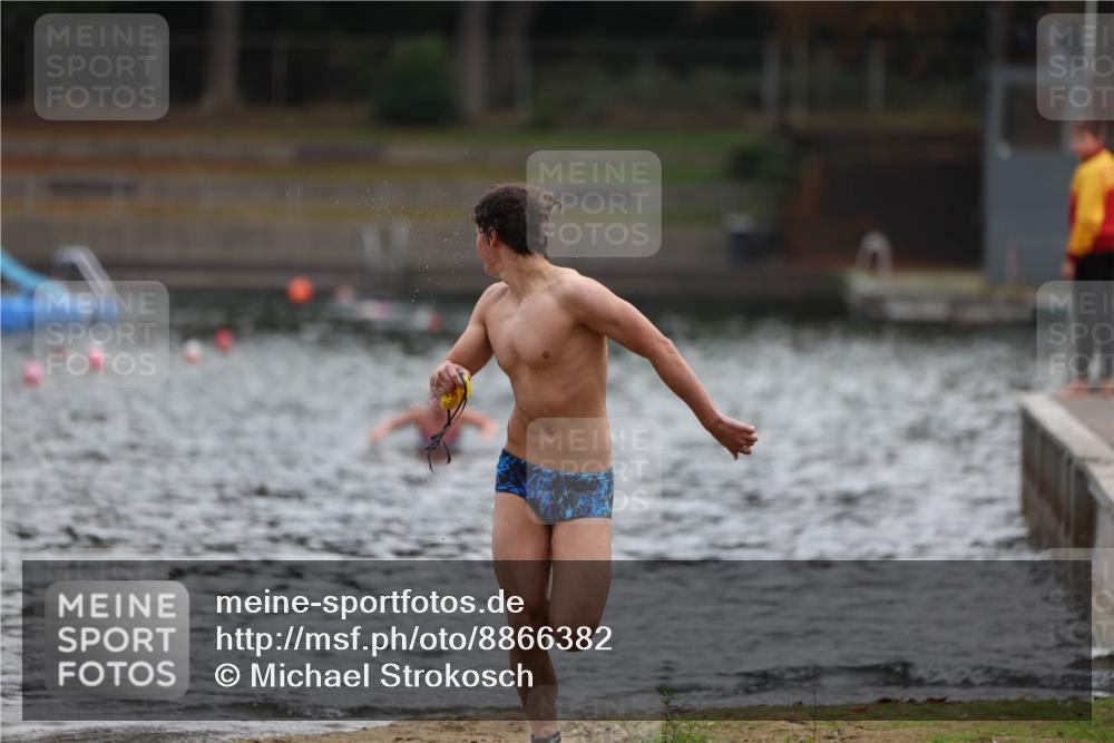 14.09.2025 - Stadtparktriathlon Michael Strokosch http://msf.ph/oto/8866382 14.09.2025 09:42:18 Schwimmen 549 meine-sportfotos.de