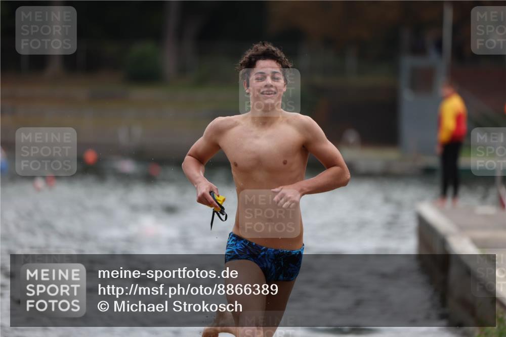 14.09.2025 - Stadtparktriathlon Michael Strokosch http://msf.ph/oto/8866389 14.09.2025 09:42:19 Schwimmen 549 meine-sportfotos.de