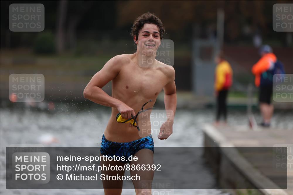 14.09.2025 - Stadtparktriathlon Michael Strokosch http://msf.ph/oto/8866392 14.09.2025 09:42:19 Schwimmen 549 meine-sportfotos.de