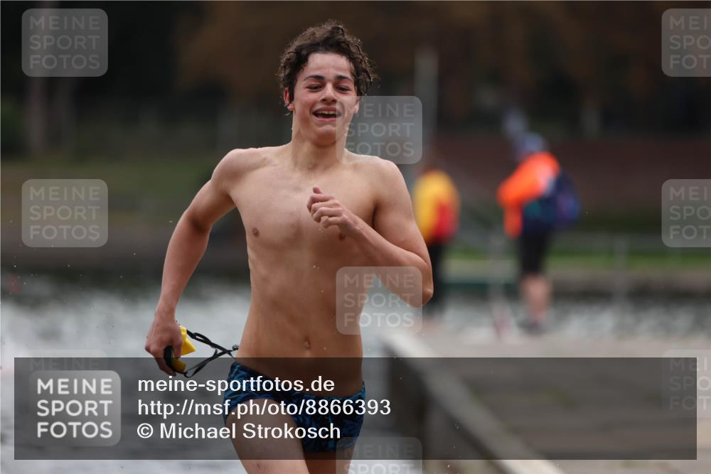 14.09.2025 - Stadtparktriathlon Michael Strokosch http://msf.ph/oto/8866393 14.09.2025 09:42:20 Schwimmen 549 meine-sportfotos.de