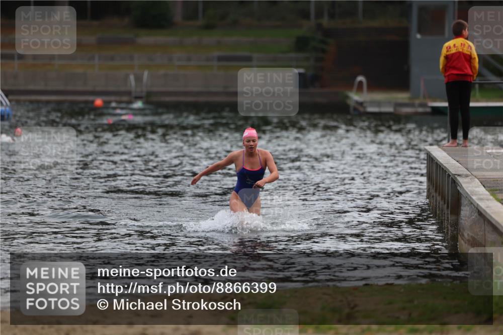 14.09.2025 - Stadtparktriathlon Michael Strokosch http://msf.ph/oto/8866399 14.09.2025 09:42:30 Schwimmen 574 meine-sportfotos.de