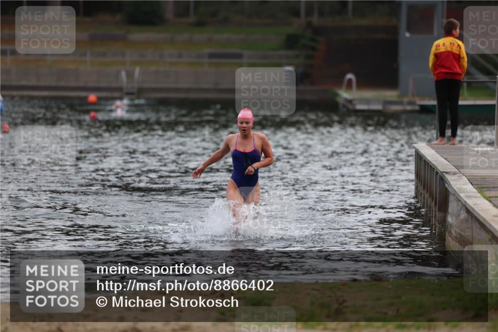14.09.2025 - Stadtparktriathlon Michael Strokosch http://msf.ph/oto/8866402 14.09.2025 09:42:31 Schwimmen 574 meine-sportfotos.de