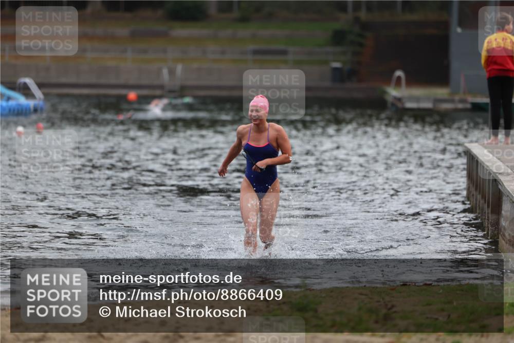 14.09.2025 - Stadtparktriathlon Michael Strokosch http://msf.ph/oto/8866409 14.09.2025 09:42:32 Schwimmen 574 meine-sportfotos.de
