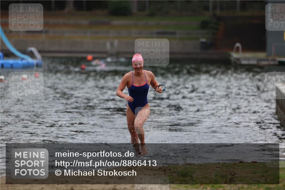 14.09.2025 - Stadtparktriathlon Michael Strokosch http://msf.ph/oto/8866413 14.09.2025 09:42:33 Schwimmen 574 meine-sportfotos.de