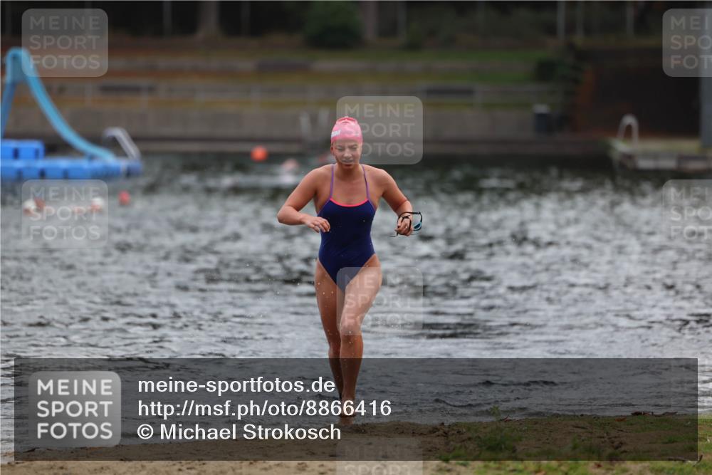 14.09.2025 - Stadtparktriathlon Michael Strokosch http://msf.ph/oto/8866416 14.09.2025 09:42:34 Schwimmen 574 meine-sportfotos.de