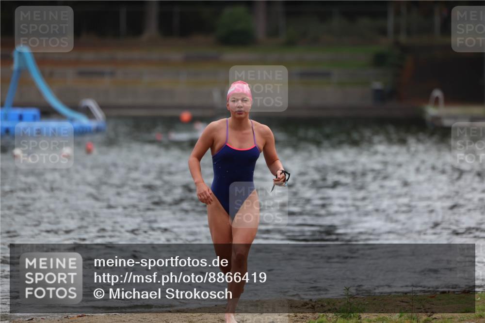 14.09.2025 - Stadtparktriathlon Michael Strokosch http://msf.ph/oto/8866419 14.09.2025 09:42:35 Schwimmen 574 meine-sportfotos.de