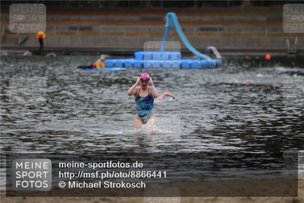 14.09.2025 - Stadtparktriathlon Michael Strokosch http://msf.ph/oto/8866441 14.09.2025 09:43:28 Schwimmen 605 meine-sportfotos.de