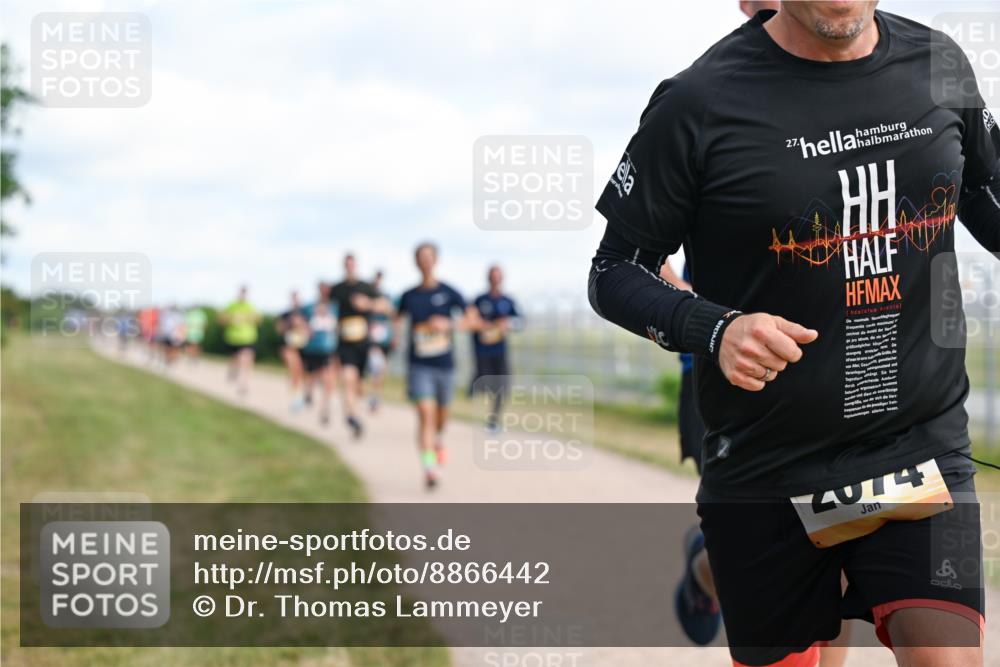 14.09.2025 - Airport Race Dr. Thomas Lammeyer http://msf.ph/oto/8866442 14.09.2025 12:07:11 Laufen 27, 2074, 8 meine-sportfotos.de