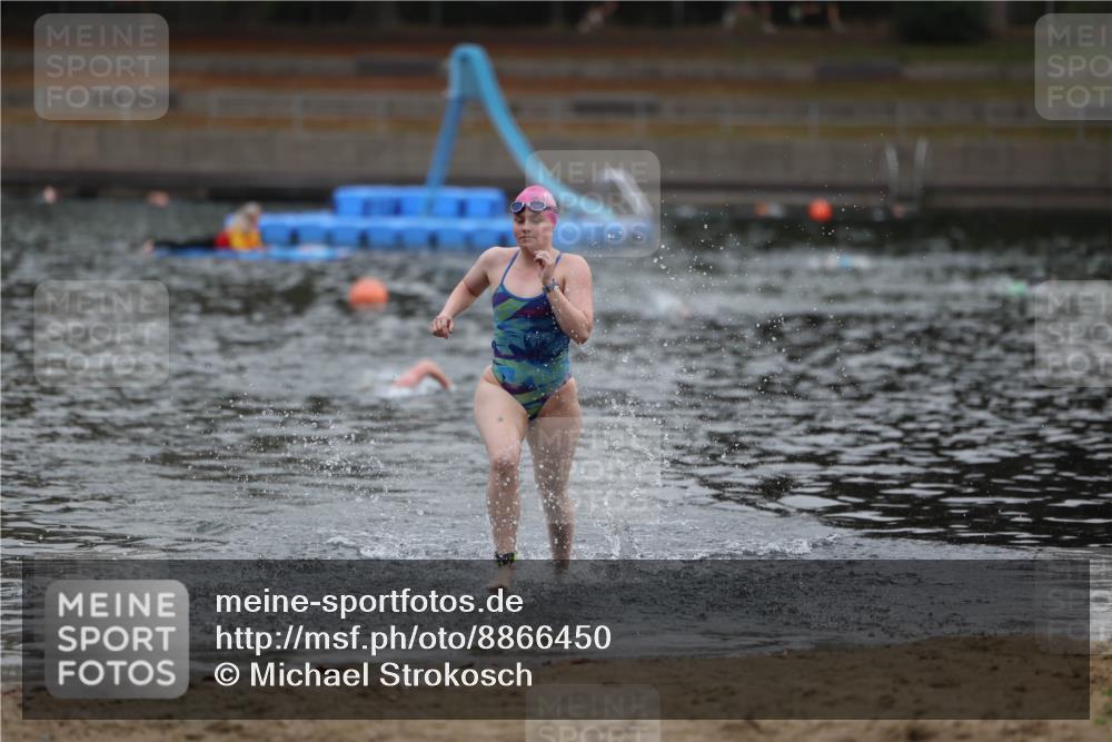 14.09.2025 - Stadtparktriathlon Michael Strokosch http://msf.ph/oto/8866450 14.09.2025 09:43:31 Schwimmen 605 meine-sportfotos.de