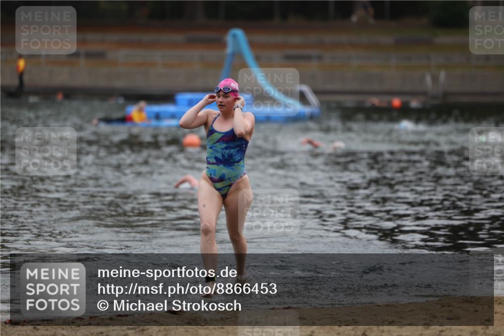 14.09.2025 - Stadtparktriathlon Michael Strokosch http://msf.ph/oto/8866453 14.09.2025 09:43:32 Schwimmen 605 meine-sportfotos.de