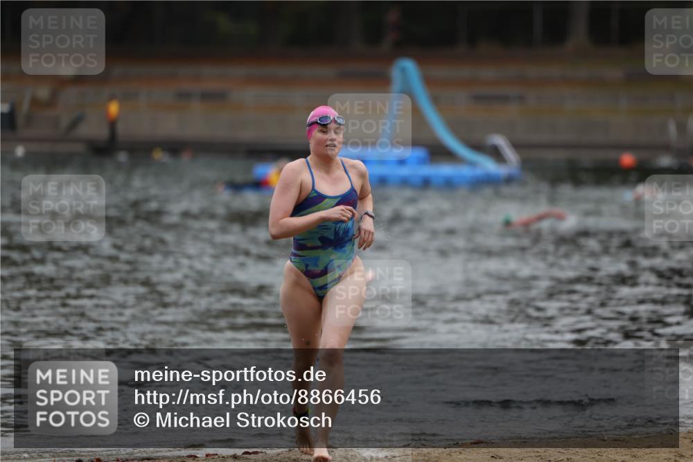 14.09.2025 - Stadtparktriathlon Michael Strokosch http://msf.ph/oto/8866456 14.09.2025 09:43:33 Schwimmen 605 meine-sportfotos.de