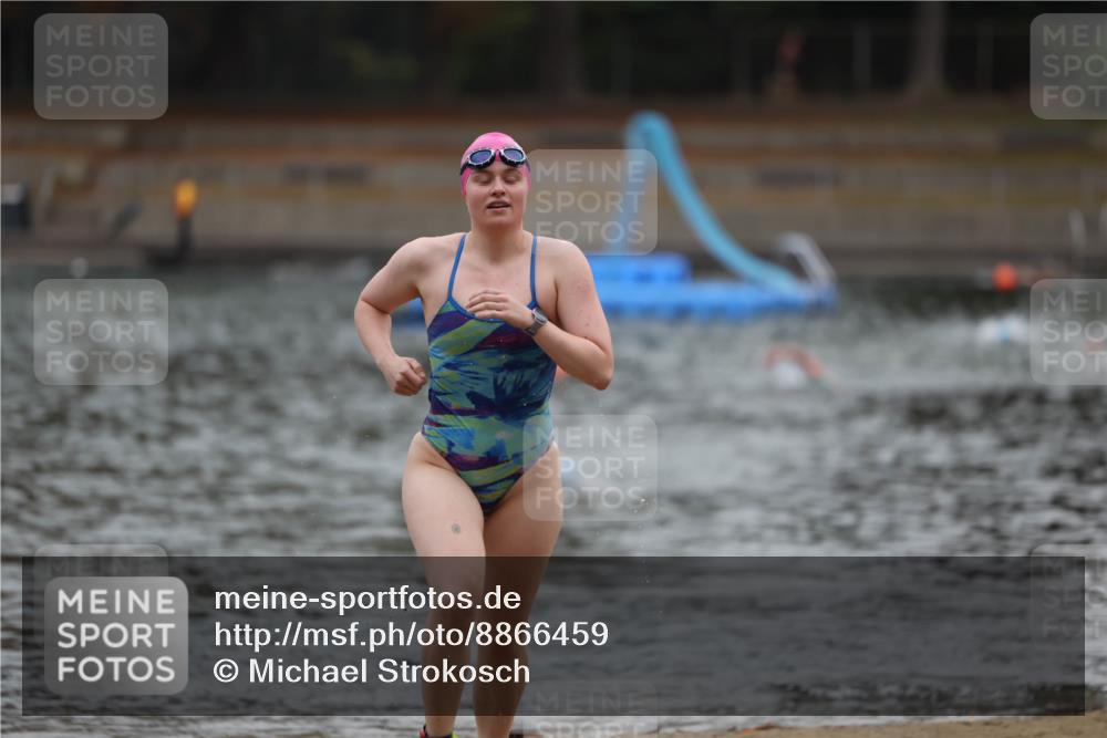 14.09.2025 - Stadtparktriathlon Michael Strokosch http://msf.ph/oto/8866459 14.09.2025 09:43:34 Schwimmen 605 meine-sportfotos.de