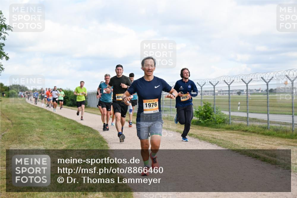 14.09.2025 - Airport Race Dr. Thomas Lammeyer http://msf.ph/oto/8866460 14.09.2025 12:07:13 Laufen 405, 1976, 1976, 203 meine-sportfotos.de