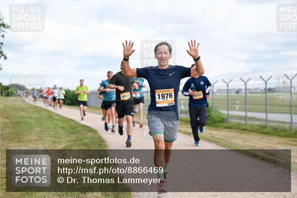 14.09.2025 - Airport Race Dr. Thomas Lammeyer http://msf.ph/oto/8866469 14.09.2025 12:07:13 Laufen 4055, 1976, 1976, 035 meine-sportfotos.de
