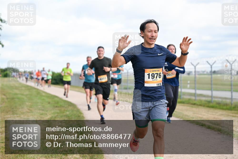 14.09.2025 - Airport Race Dr. Thomas Lammeyer http://msf.ph/oto/8866477 14.09.2025 12:07:13 Laufen 4055, 1976, 1976, 20 meine-sportfotos.de
