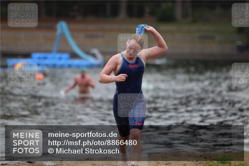 14.09.2025 - Stadtparktriathlon Michael Strokosch http://msf.ph/oto/8866480 14.09.2025 09:43:48 Schwimmen 575 meine-sportfotos.de