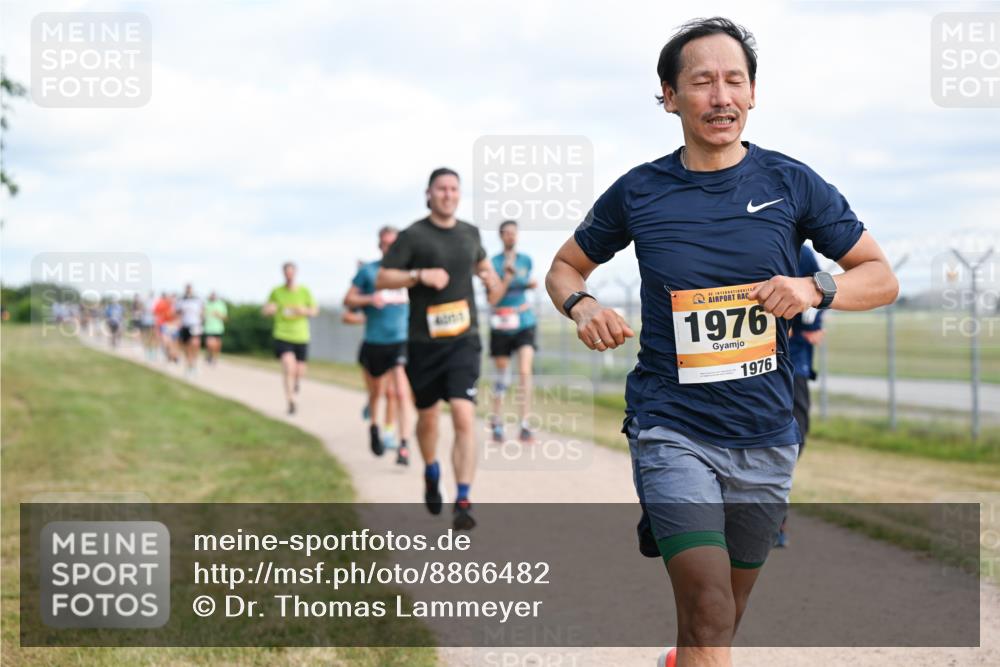 14.09.2025 - Airport Race Dr. Thomas Lammeyer http://msf.ph/oto/8866482 14.09.2025 12:07:14 Laufen 1976, 1976 meine-sportfotos.de
