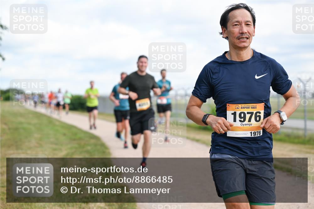 14.09.2025 - Airport Race Dr. Thomas Lammeyer http://msf.ph/oto/8866485 14.09.2025 12:07:14 Laufen 42, 1976, 1976 meine-sportfotos.de