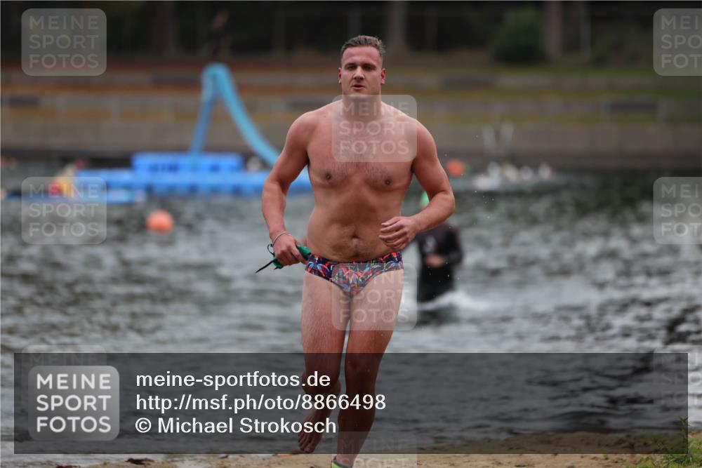 14.09.2025 - Stadtparktriathlon Michael Strokosch http://msf.ph/oto/8866498 14.09.2025 09:44:02 Schwimmen 564 meine-sportfotos.de