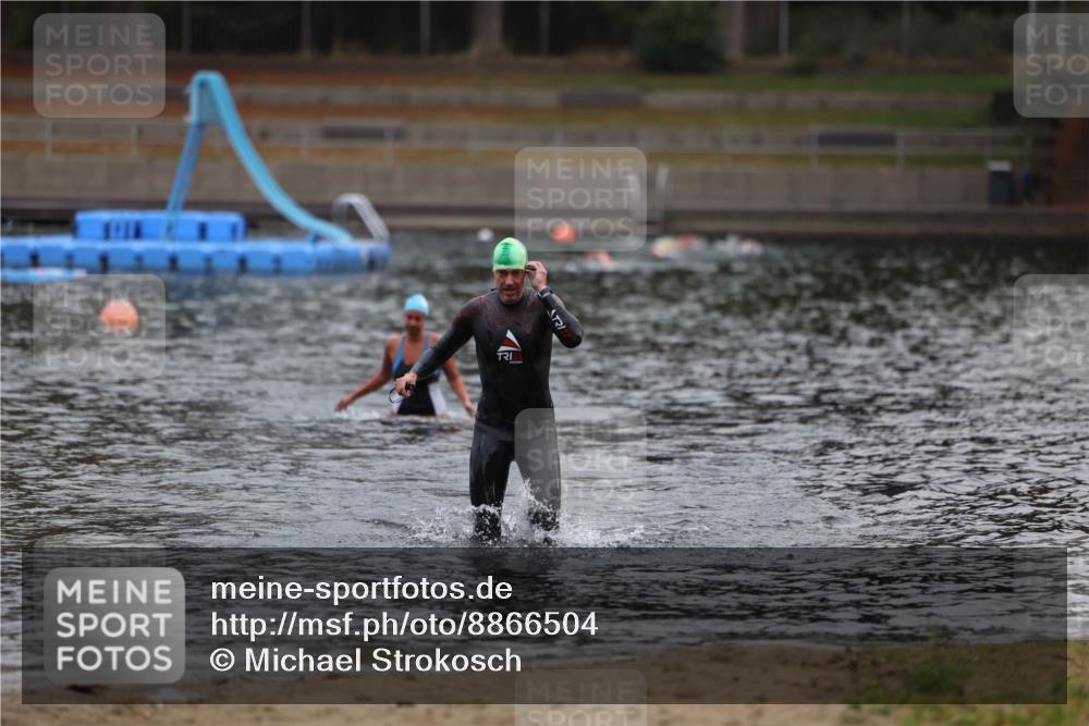 14.09.2025 - Stadtparktriathlon Michael Strokosch http://msf.ph/oto/8866504 14.09.2025 09:44:08 Schwimmen 548, 564 meine-sportfotos.de