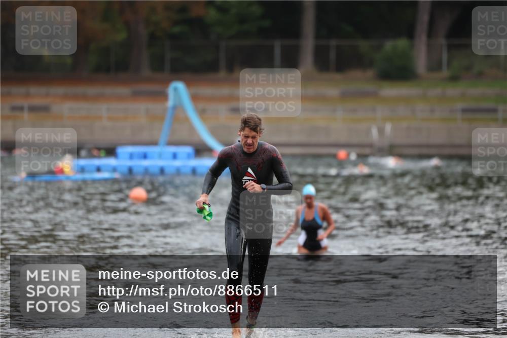 14.09.2025 - Stadtparktriathlon Michael Strokosch http://msf.ph/oto/8866511 14.09.2025 09:44:11 Schwimmen 548 meine-sportfotos.de