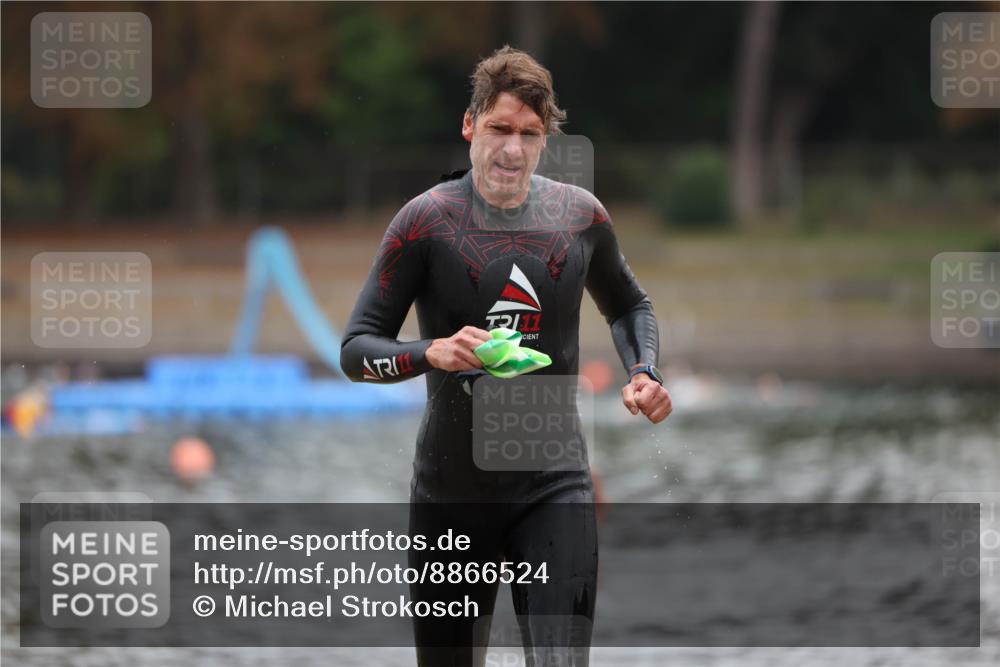 14.09.2025 - Stadtparktriathlon Michael Strokosch http://msf.ph/oto/8866524 14.09.2025 09:44:15 Schwimmen 512, 548 meine-sportfotos.de