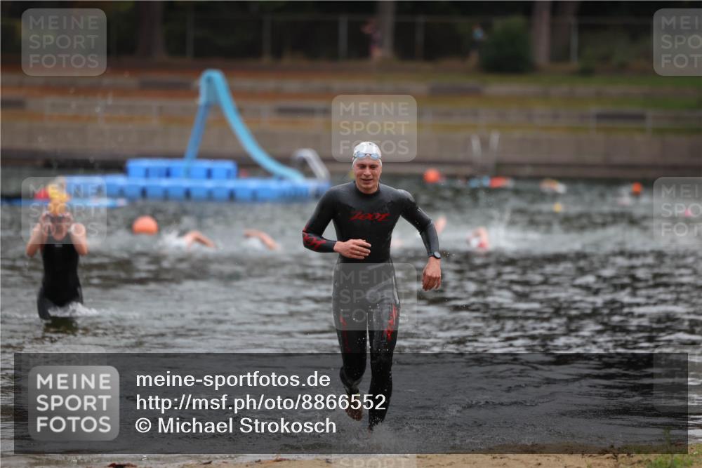 14.09.2025 - Stadtparktriathlon Michael Strokosch http://msf.ph/oto/8866552 14.09.2025 09:45:15 Schwimmen 554 meine-sportfotos.de