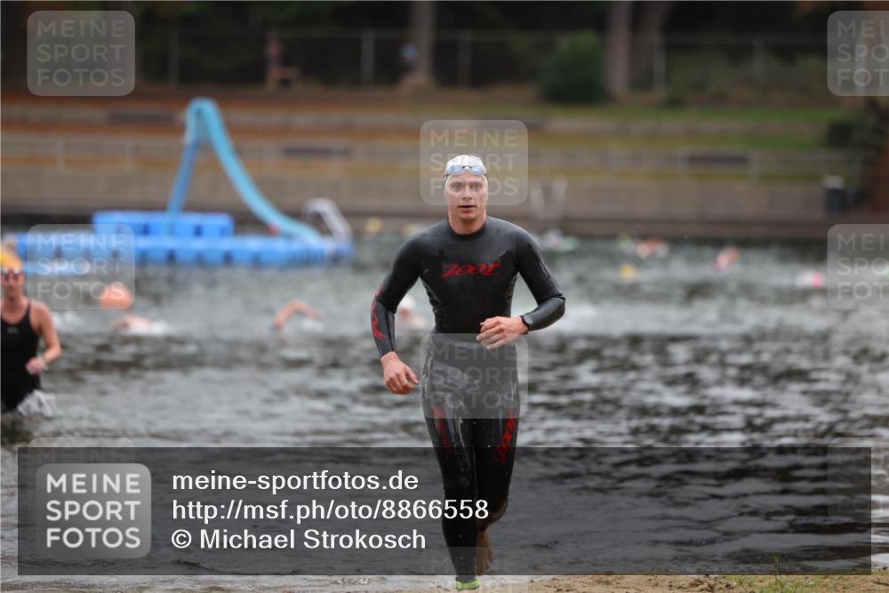 14.09.2025 - Stadtparktriathlon Michael Strokosch http://msf.ph/oto/8866558 14.09.2025 09:45:16 Schwimmen 554 meine-sportfotos.de