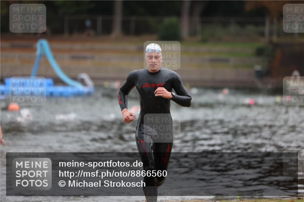 14.09.2025 - Stadtparktriathlon Michael Strokosch http://msf.ph/oto/8866560 14.09.2025 09:45:16 Schwimmen 554 meine-sportfotos.de