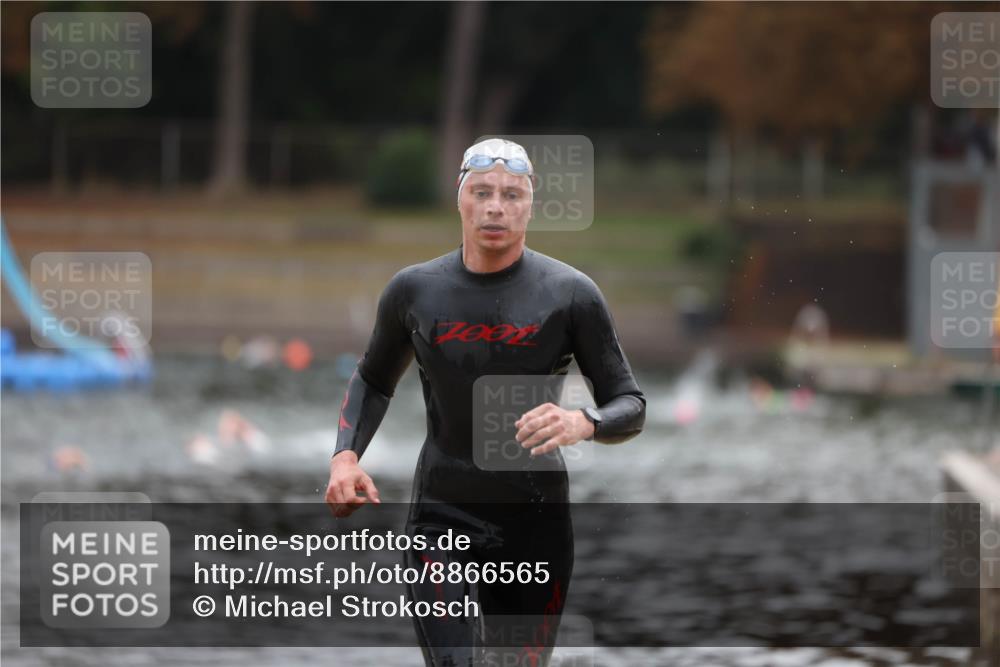 14.09.2025 - Stadtparktriathlon Michael Strokosch http://msf.ph/oto/8866565 14.09.2025 09:45:18 Schwimmen 537, 554 meine-sportfotos.de