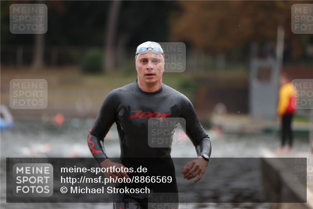 14.09.2025 - Stadtparktriathlon Michael Strokosch http://msf.ph/oto/8866569 14.09.2025 09:45:18 Schwimmen 537, 554 meine-sportfotos.de