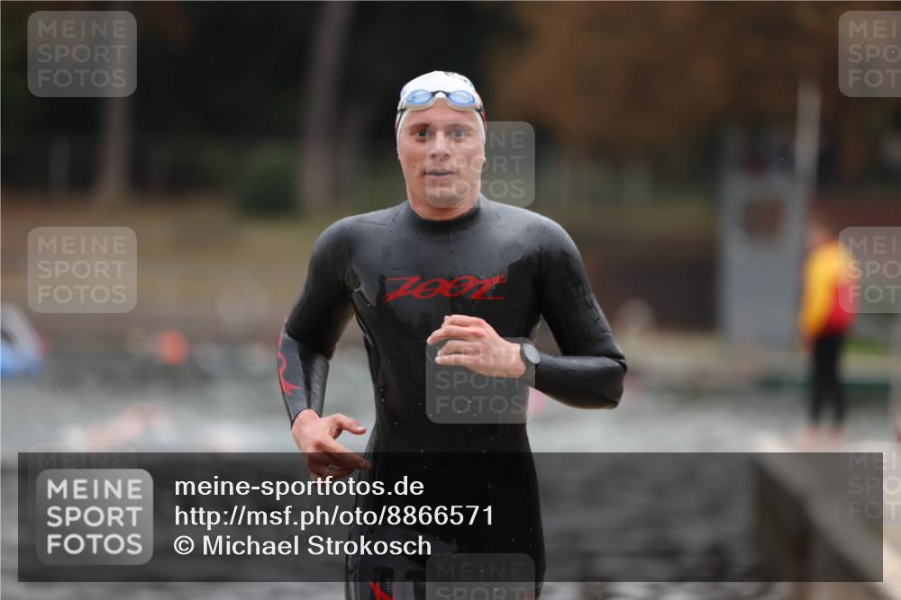 14.09.2025 - Stadtparktriathlon Michael Strokosch http://msf.ph/oto/8866571 14.09.2025 09:45:18 Schwimmen 537, 554 meine-sportfotos.de